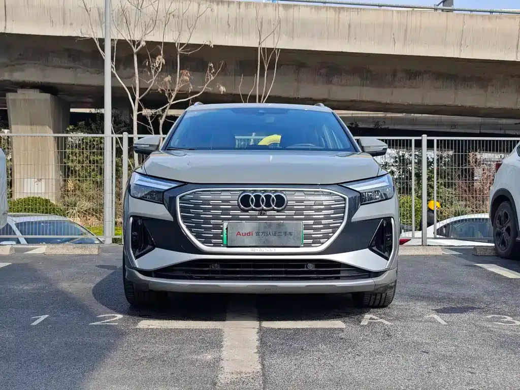 Audi Q4 e-tron — фото 8