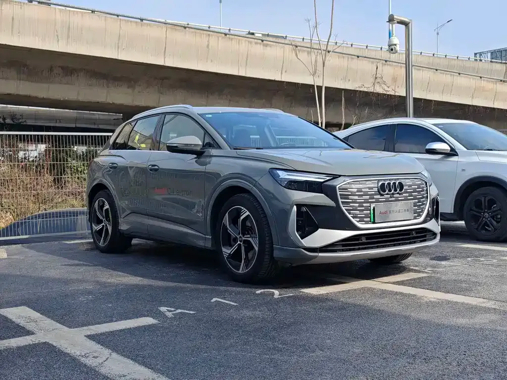 Audi Q4 e-tron — фото 7