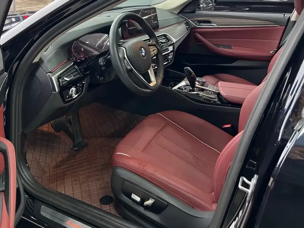 BMW 5 Series — фото 10