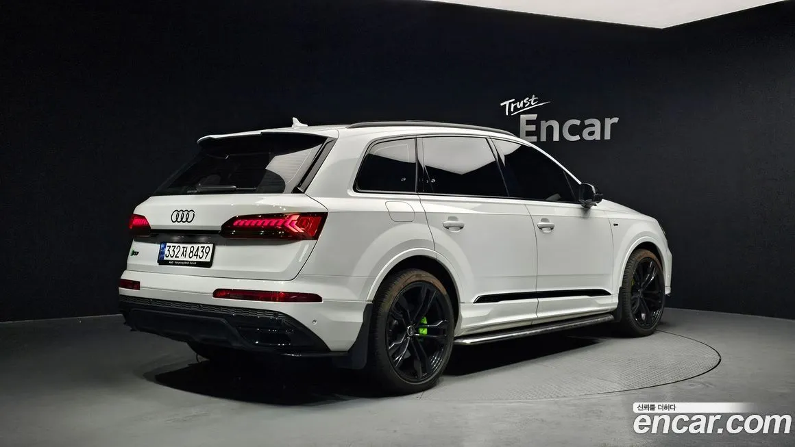 Audi Q7 2023 из KR, фото 5