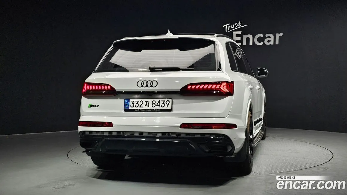 Audi Q7 2023 из KR, фото 6