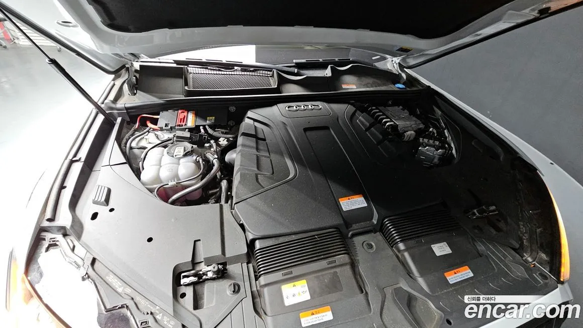 Audi Q7 2023 из KR, фото 10