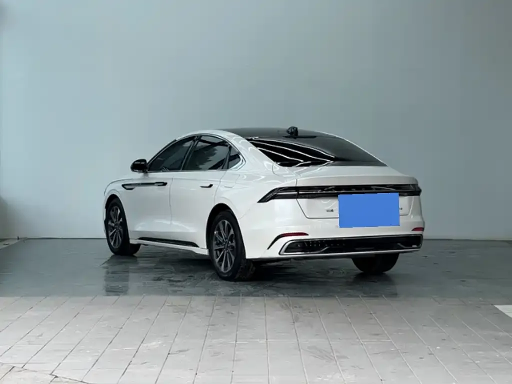 Lincoln Z 2023 из CN, фото 2