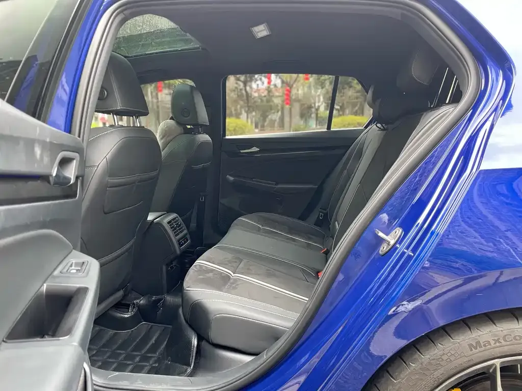 Volkswagen Golf 2021 из CN, фото 8