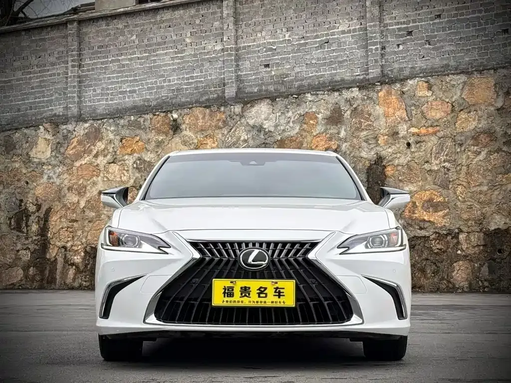 Lexus ES — фото 9