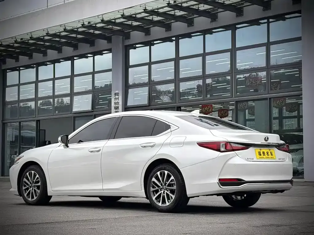Lexus ES — фото 2