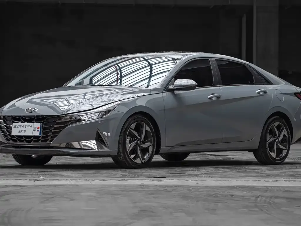 Hyundai Elantra — фото 1