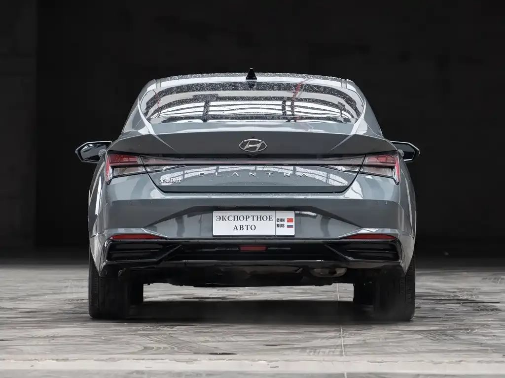 Hyundai Elantra — фото 7