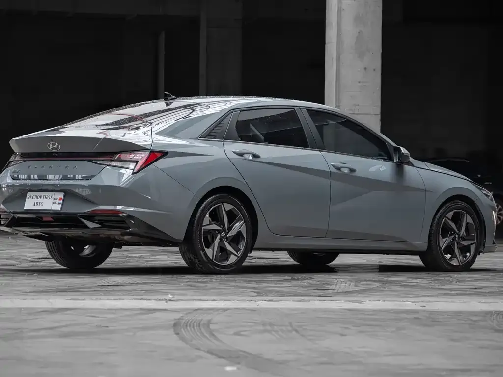 Hyundai Elantra — фото 9