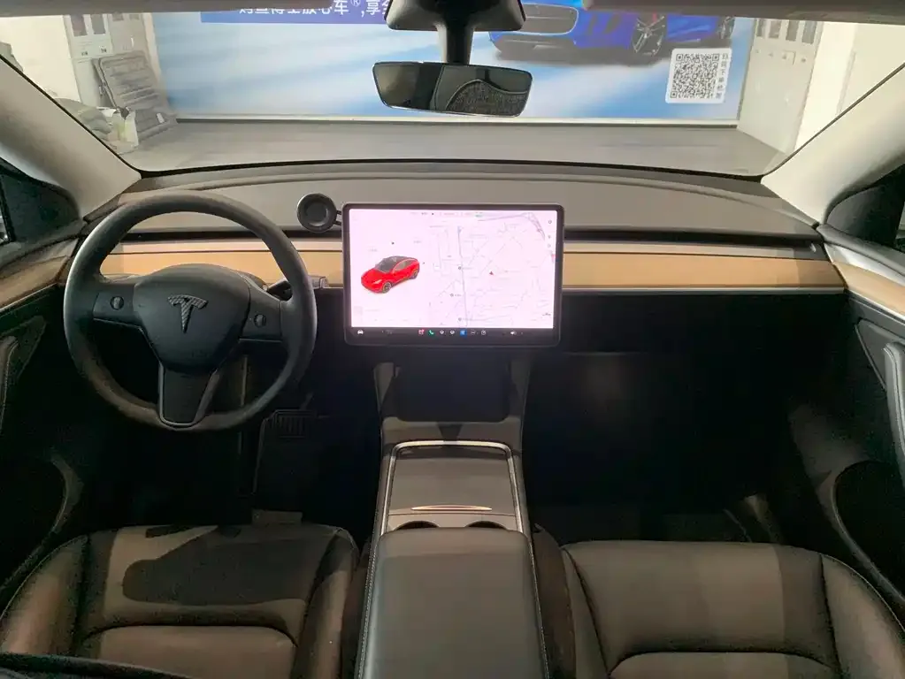 Tesla Model Y — фото 4
