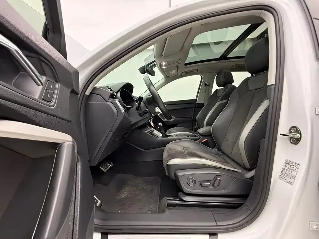 Audi Q3 2021 из CN, фото 5