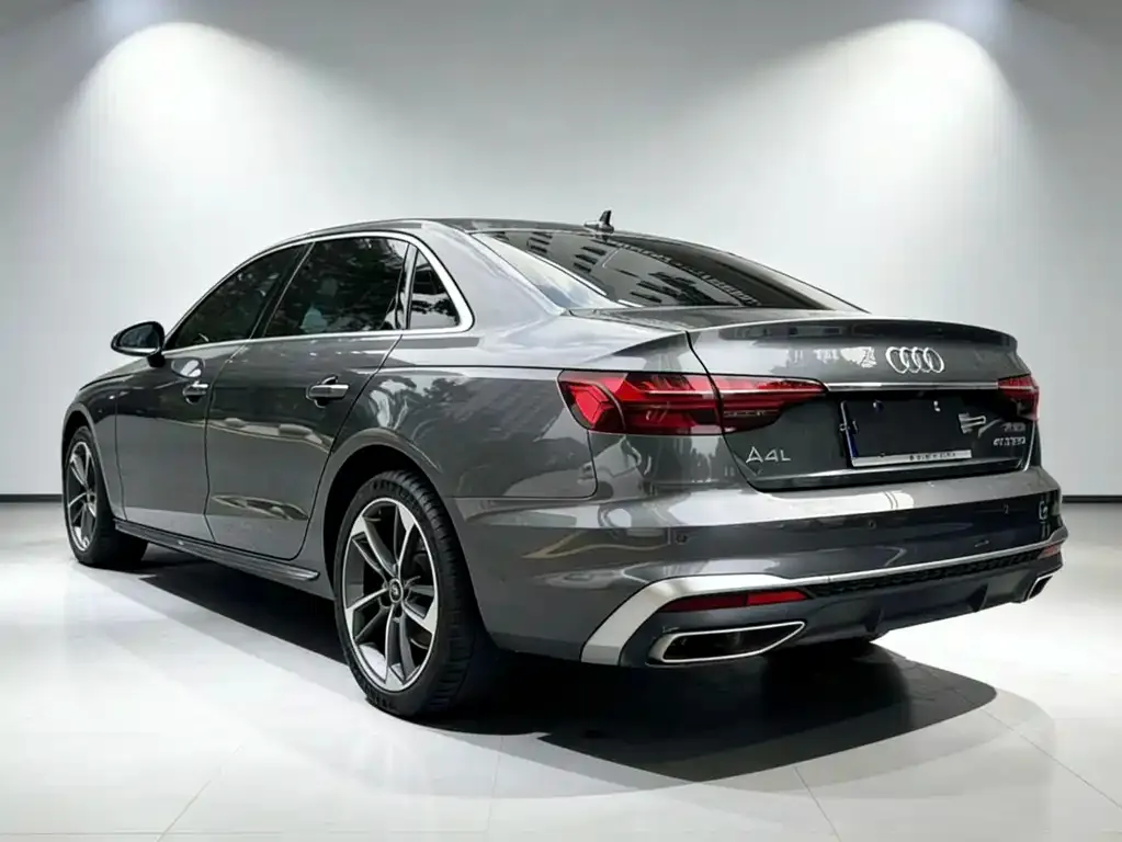 Audi A4L — фото 2
