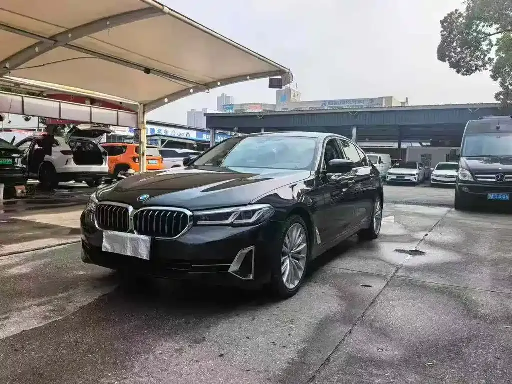 BMW 5 Series — фото 1