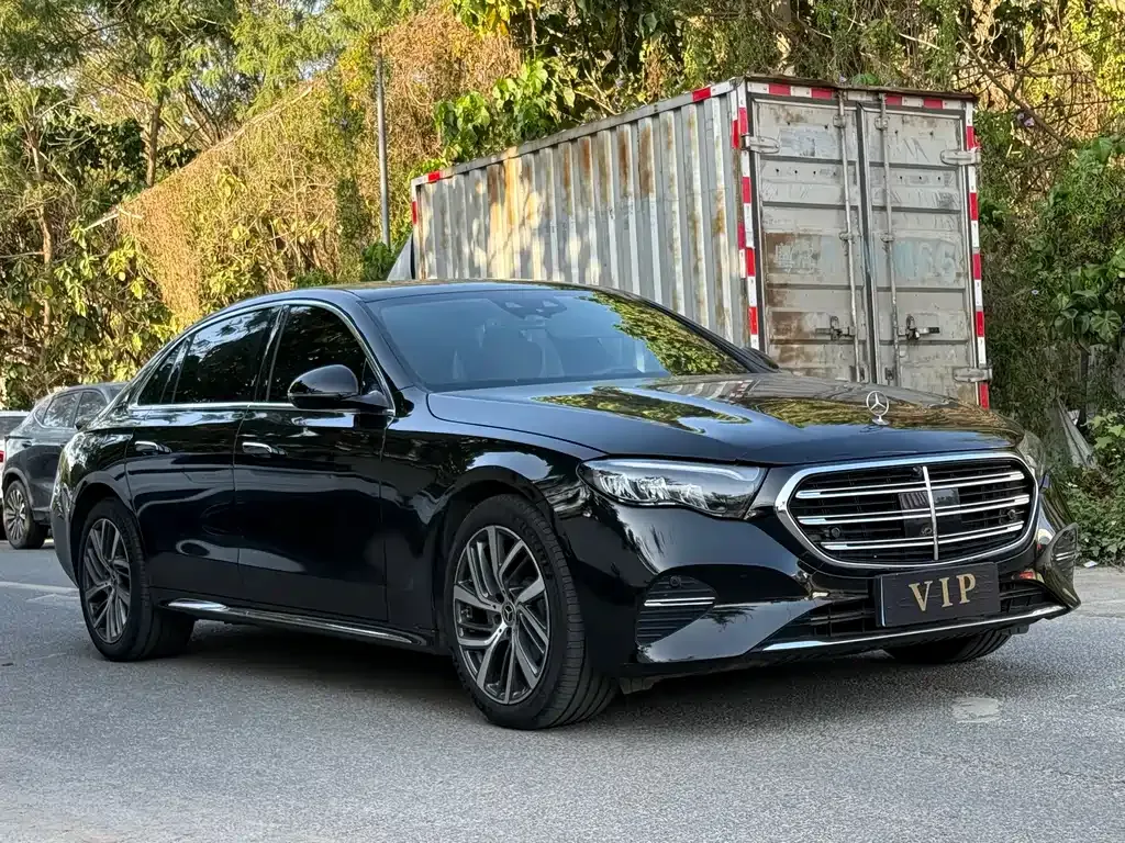 Mercedes-Benz E-Class — фото 4