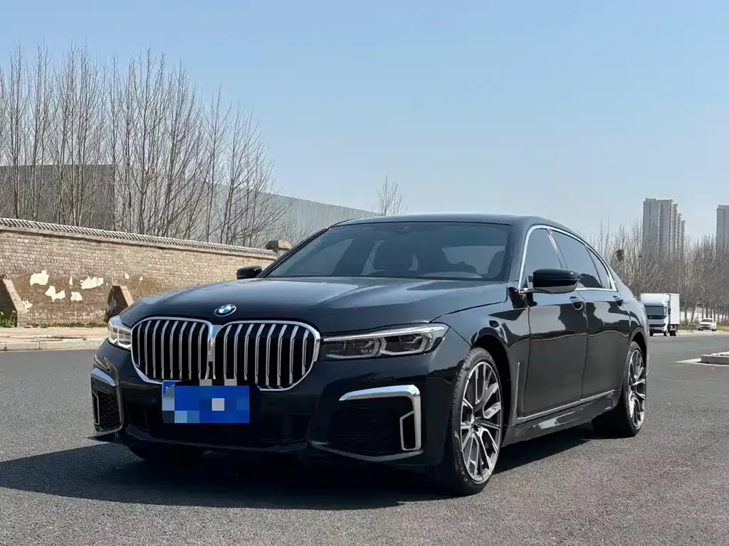 BMW 7 Series — фото 1