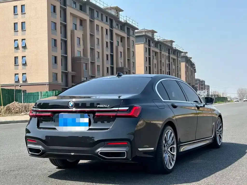 BMW 7 Series — фото 2