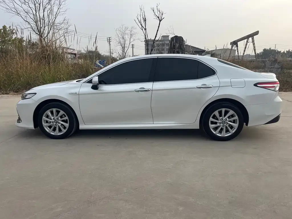 Toyota Camry 2023 из CN, фото 8