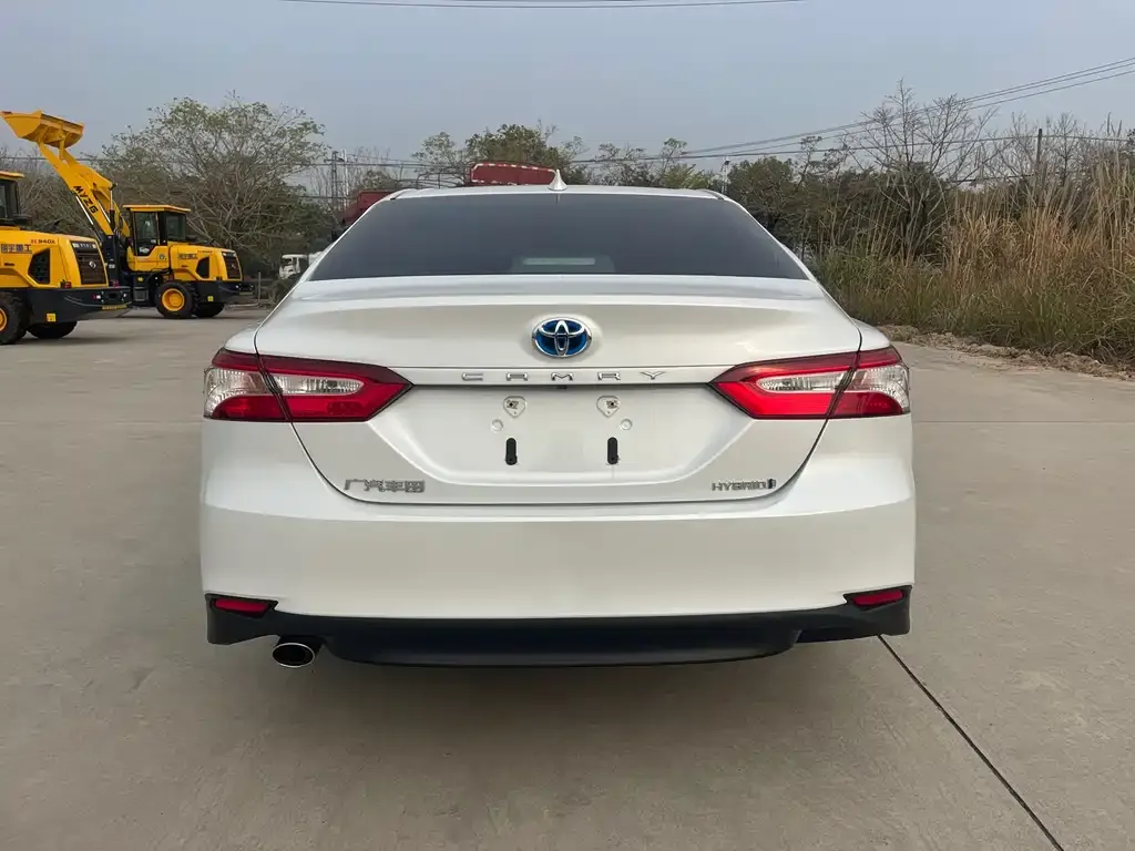 Toyota Camry 2023 из CN, фото 2