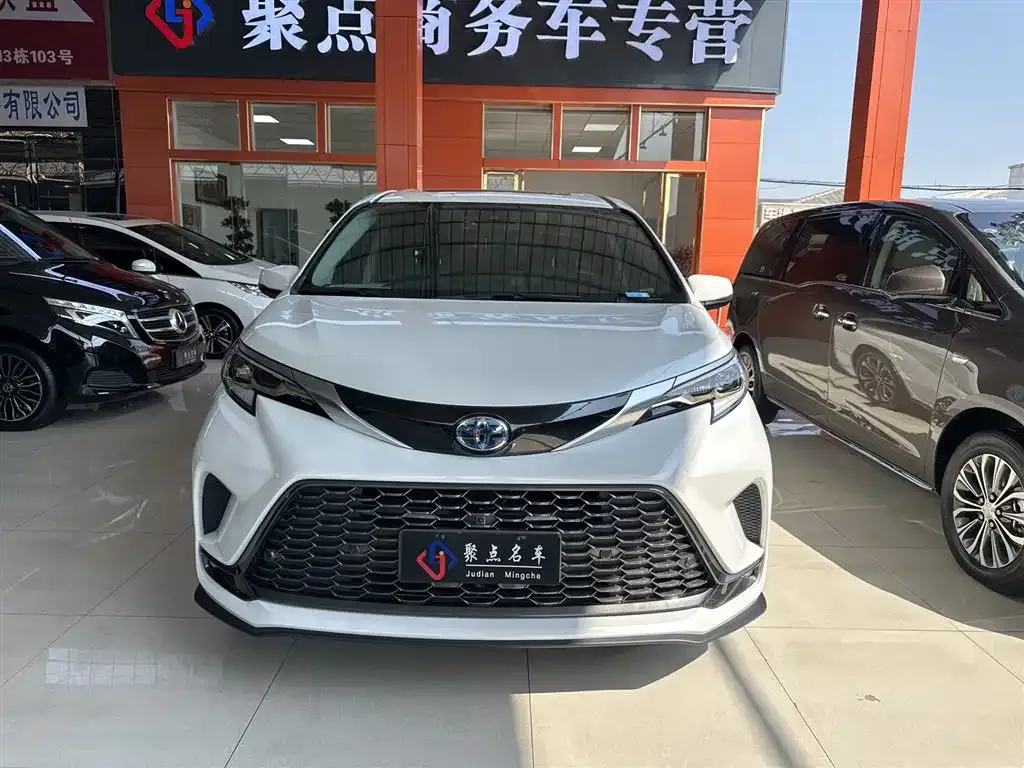 Toyota Granvia 2023 из CN, фото 7