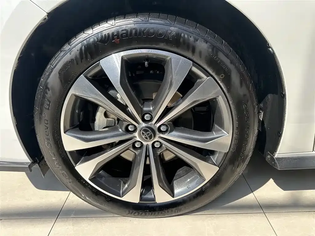 Toyota Granvia 2023 из CN, фото 3
