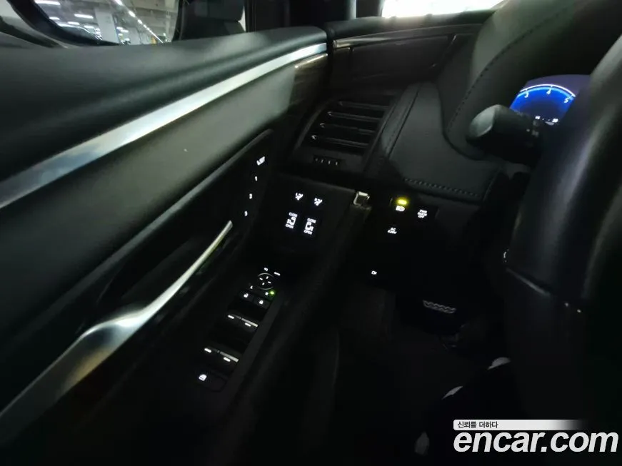 Toyota Alphard 2024 из KR, фото 9