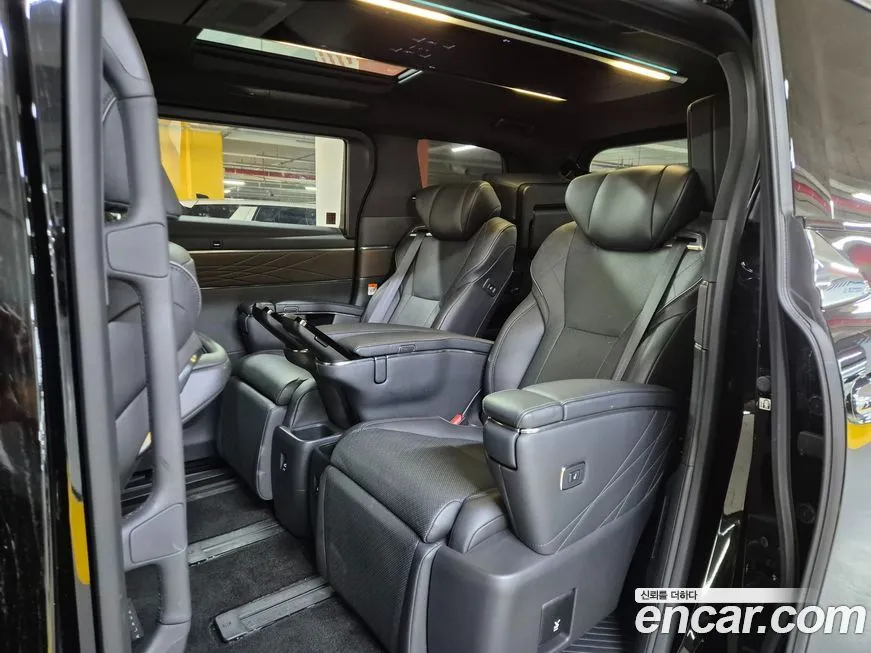 Toyota Alphard 2024 из KR, фото 8