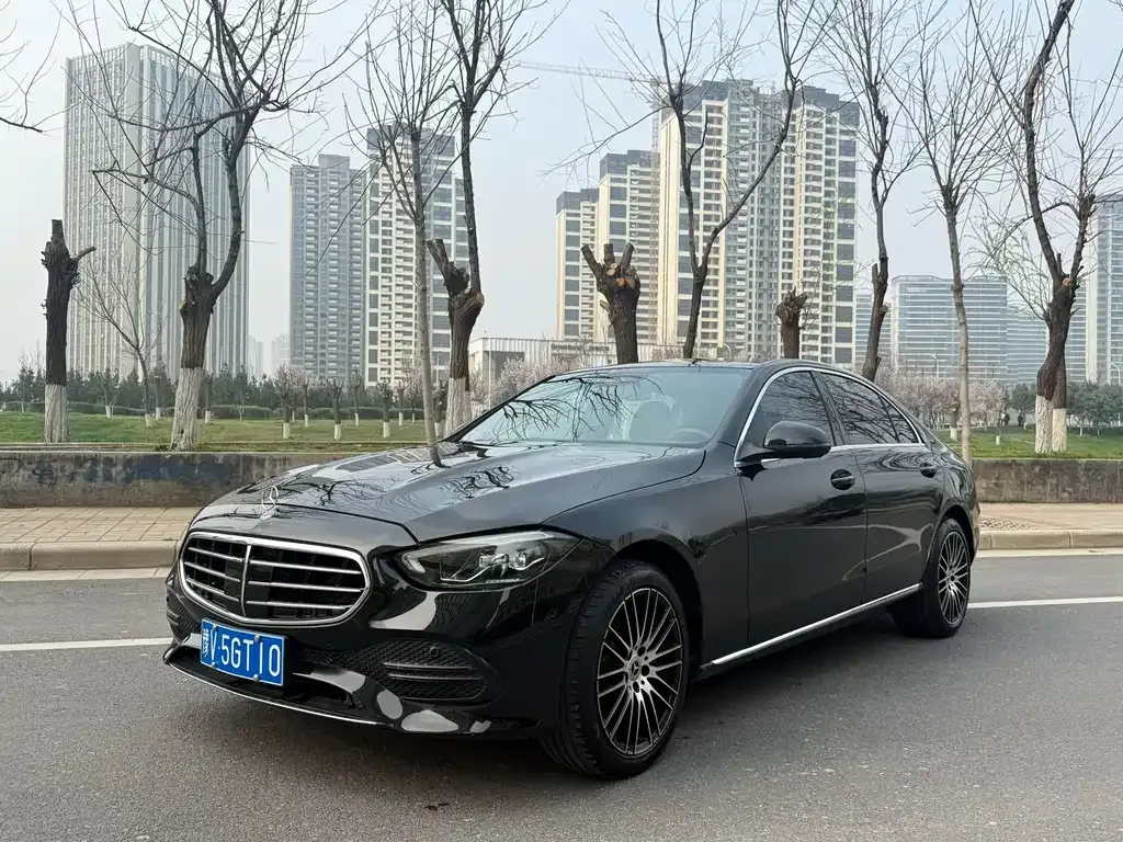 Mercedes-Benz C-Class — фото 1