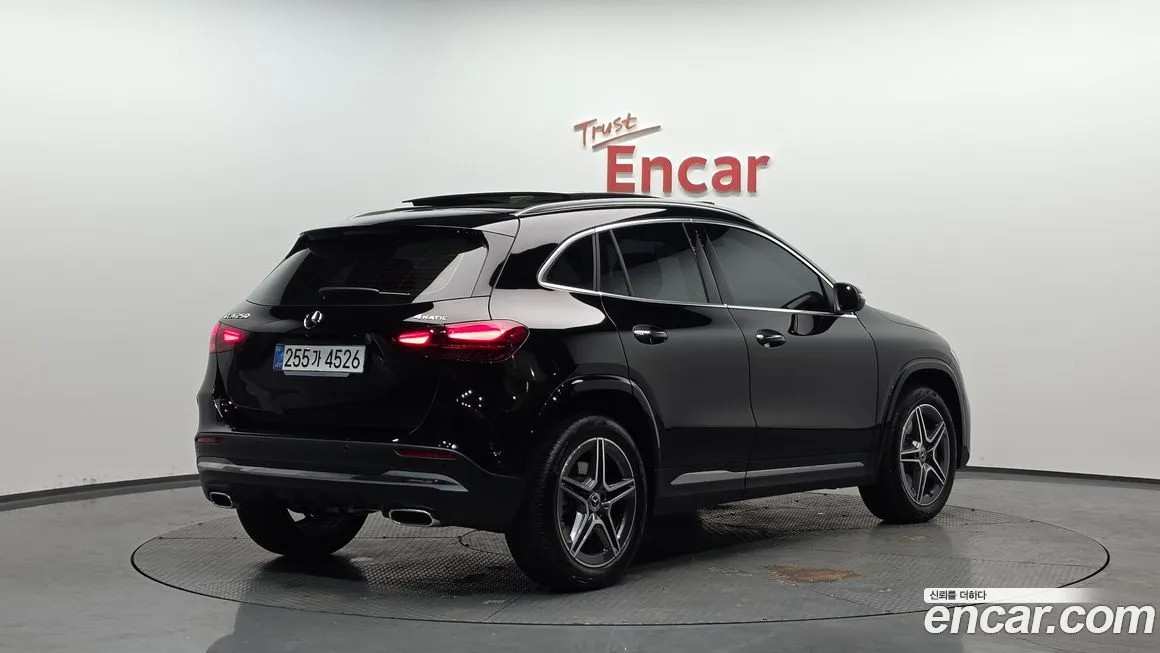 Mercedes-Benz GLA-Class — фото 8
