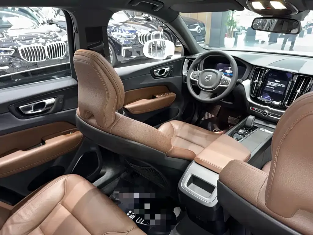 Volvo XC60 2022 из CN, фото 6