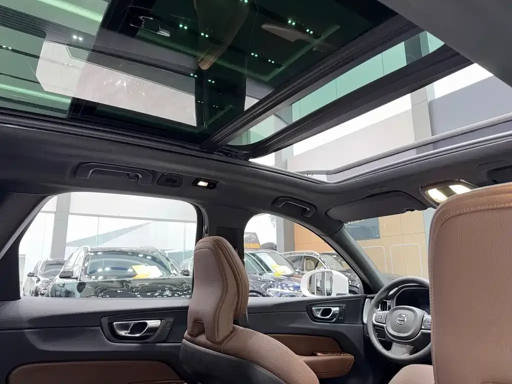Volvo XC60 2022 из CN, фото 5