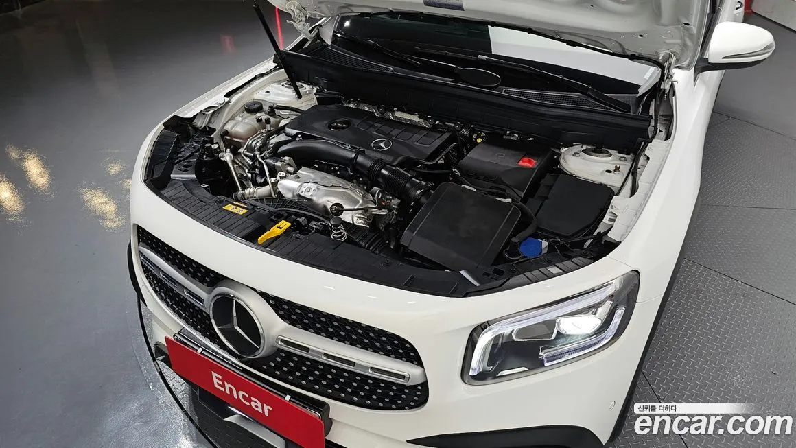 Mercedes-Benz GLB-Class — фото 10