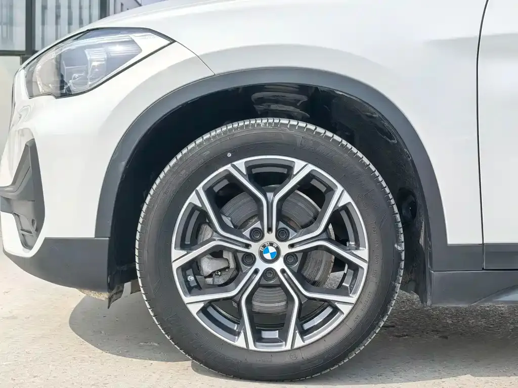 BMW X1 — фото 7