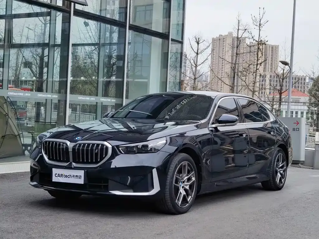 BMW i5