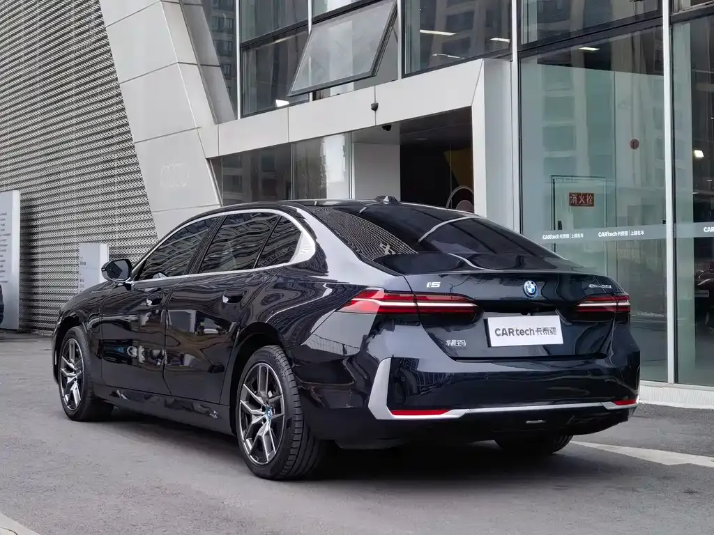BMW i5 2024 из CN, фото 3