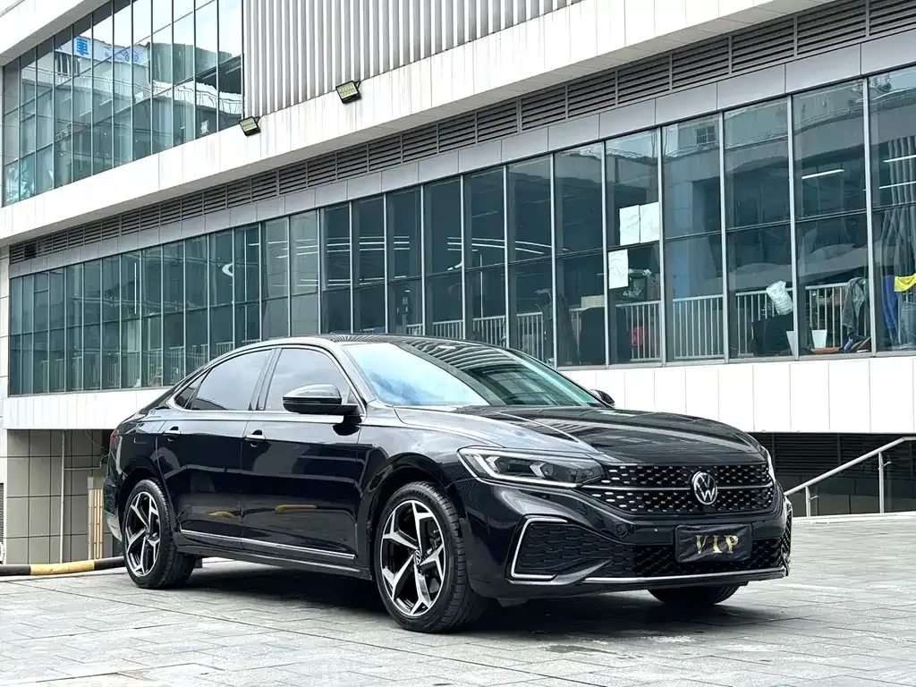 Volkswagen Passat — фото 7