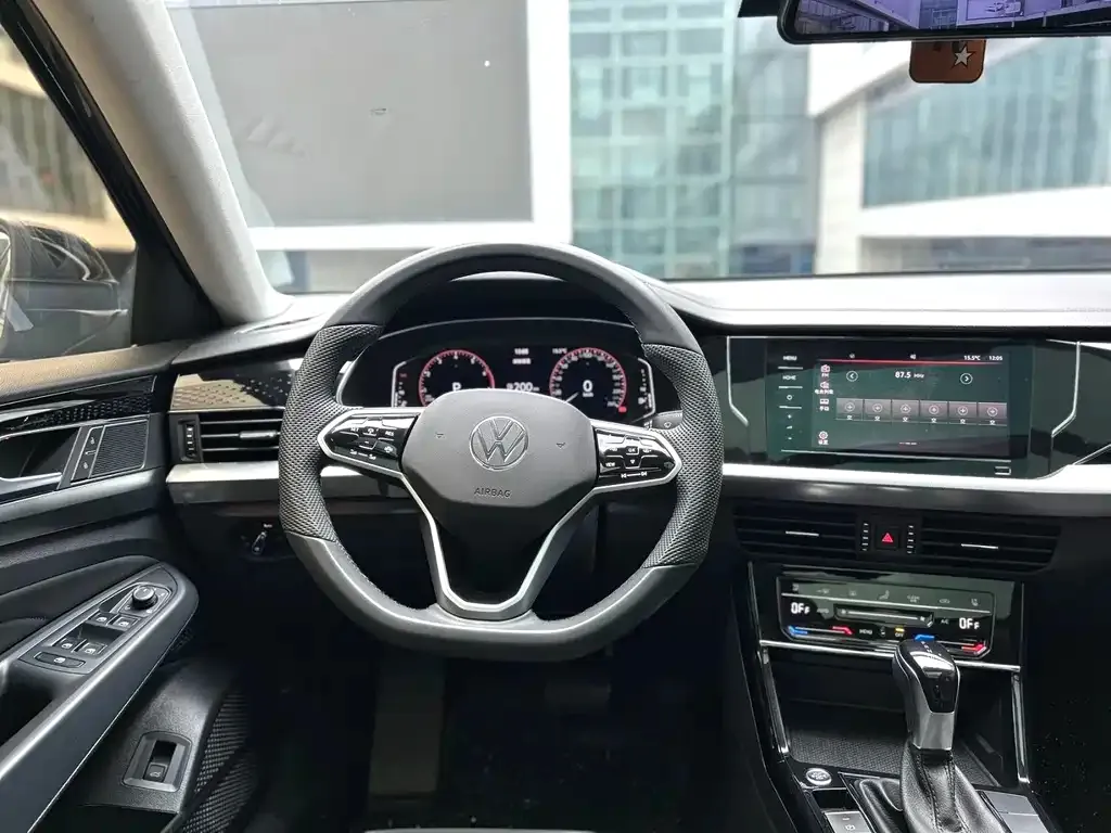 Volkswagen Passat — фото 9