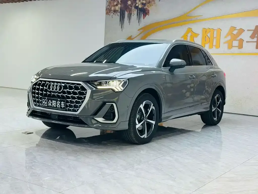 Audi Q3 — фото 1