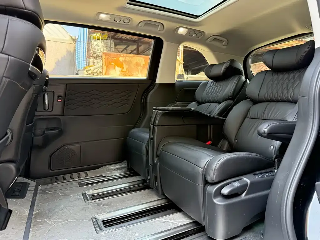 Honda Elysion 2022 из CN, фото 6