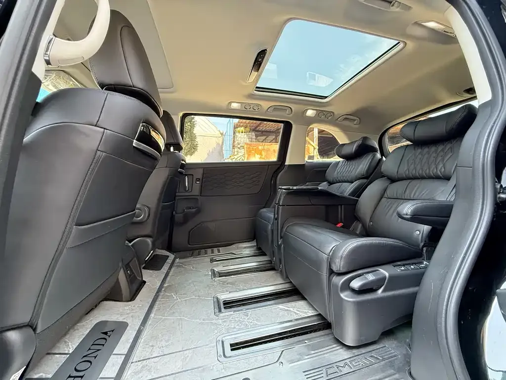 Honda Elysion 2022 из CN, фото 7