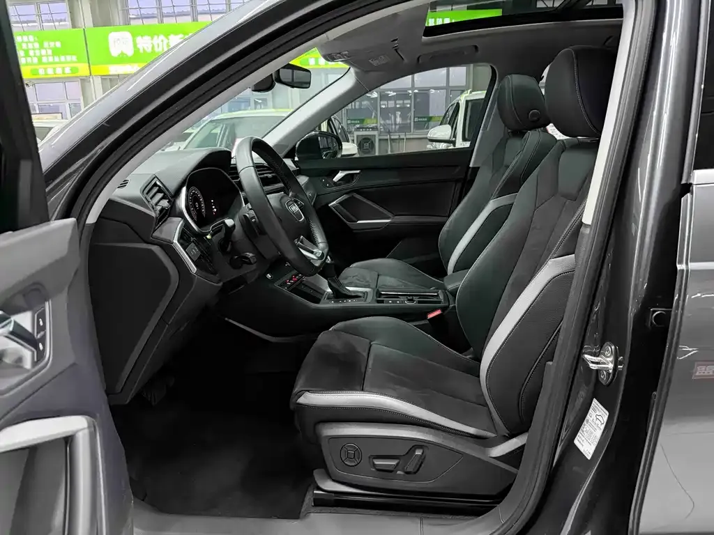 Audi Q3 2023 из CN, фото 8