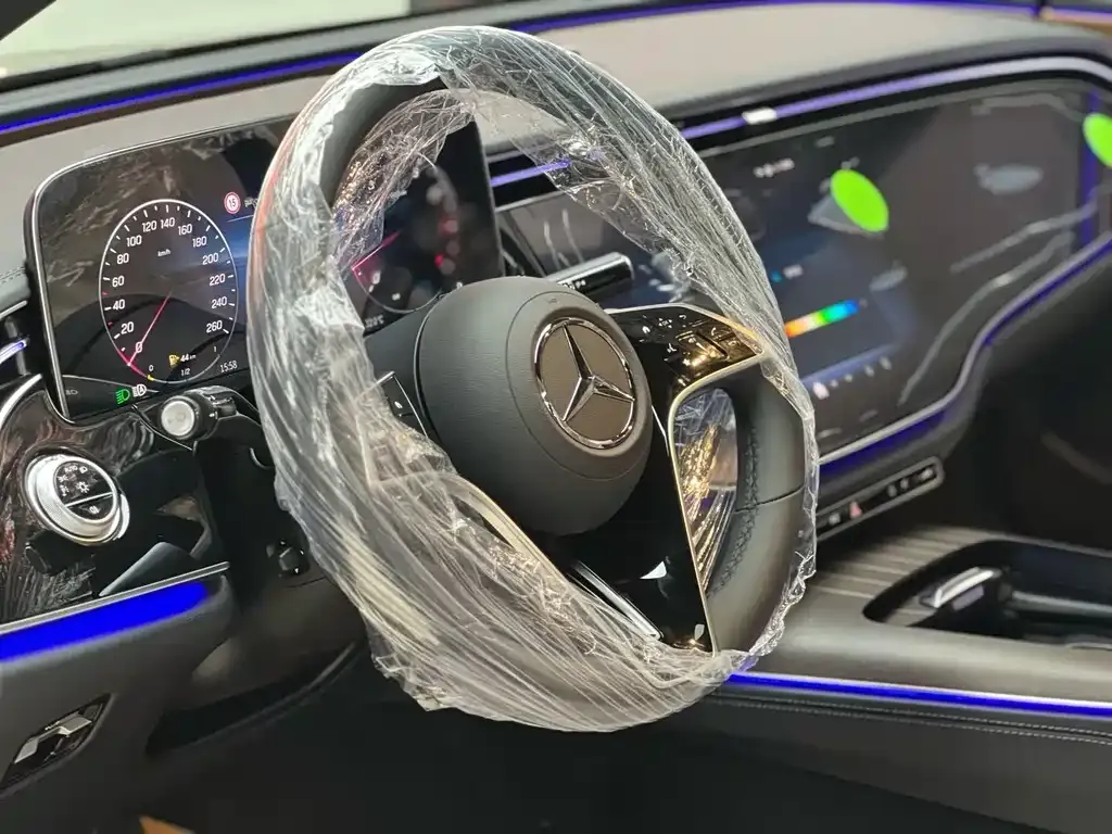 Mercedes-Benz E-Class — фото 10