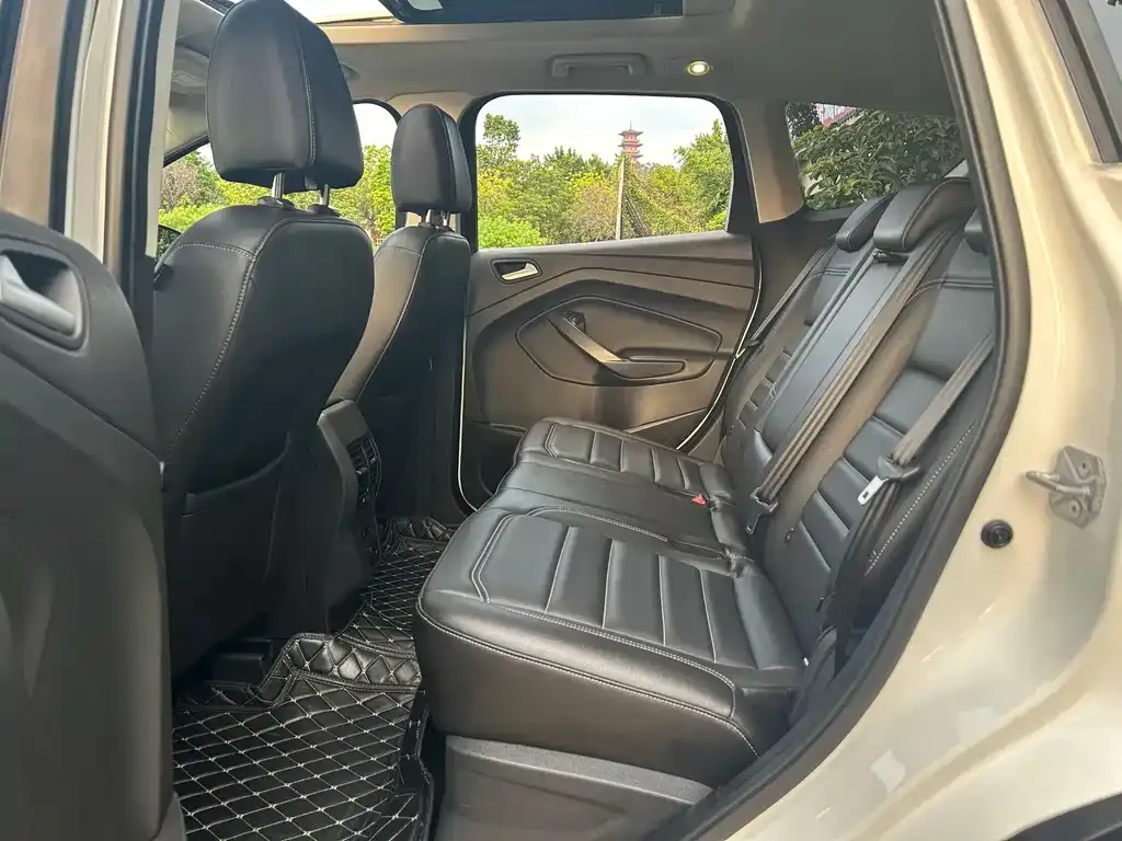 Ford Kuga 2021 из CN, фото 4