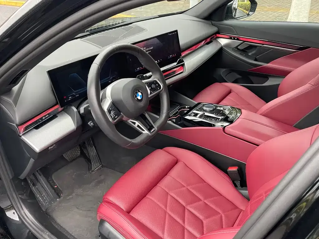 BMW 5 Series (Import) 2025 из CN, фото 5