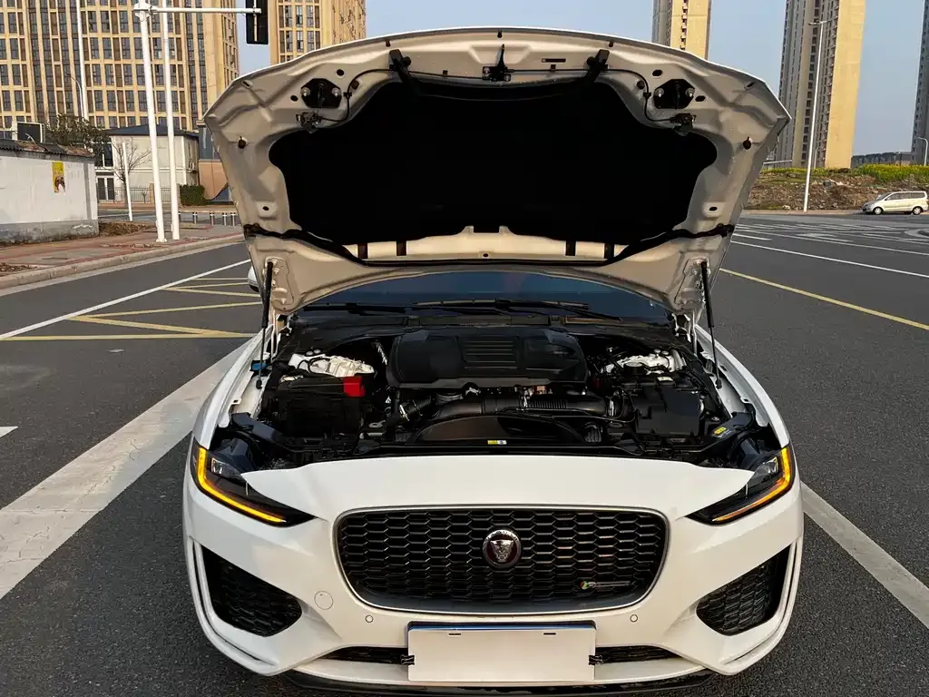 Jaguar XEL — фото 10