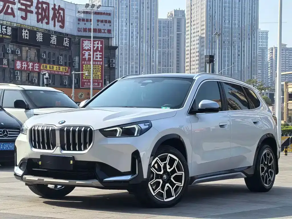 BMW X1 — фото 1