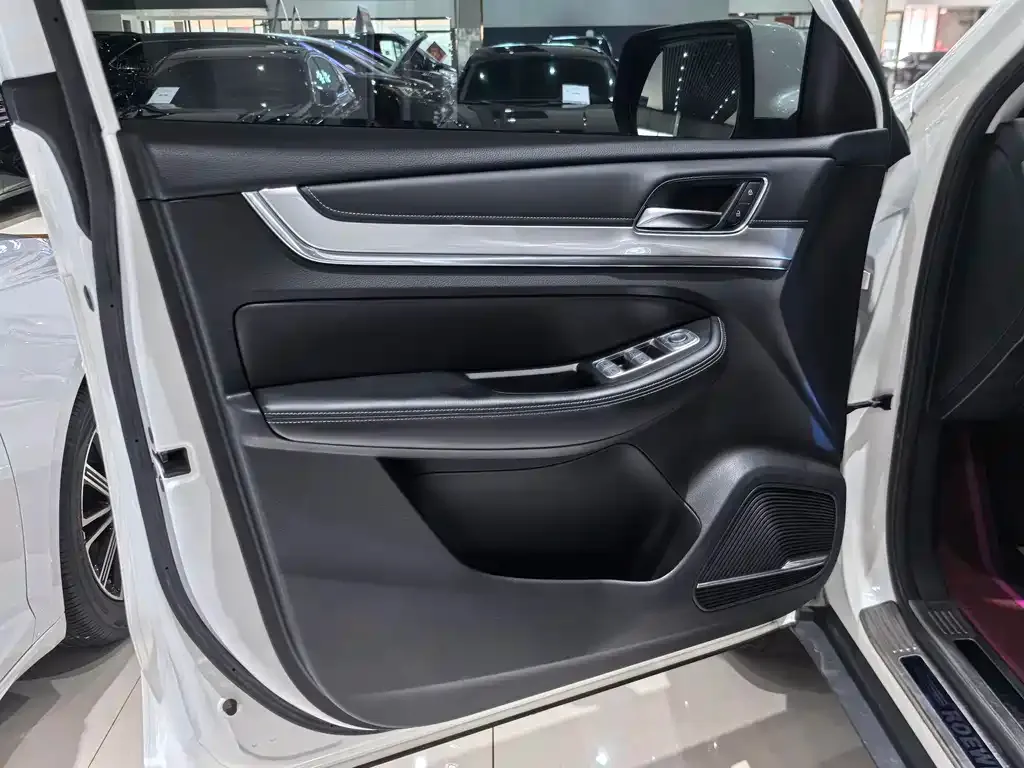 Roewe RX8 2023 из CN, фото 3