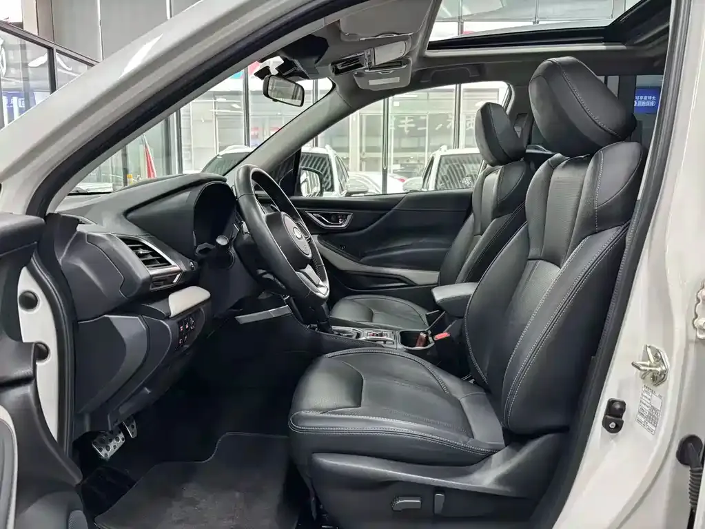 Subaru Forester 2022 из CN, фото 3