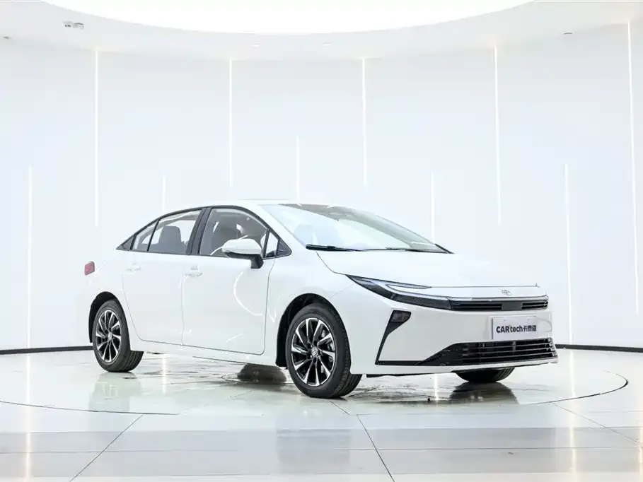 Toyota Corolla — фото 10