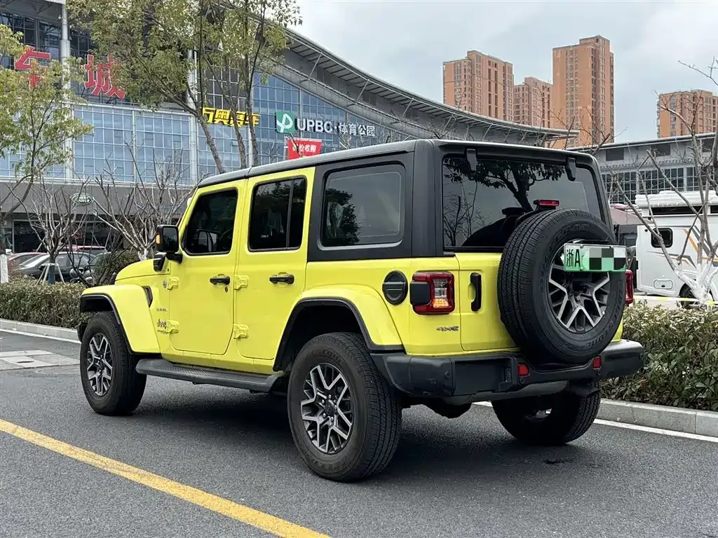 Jeep Wrangler PHEV — фото 9