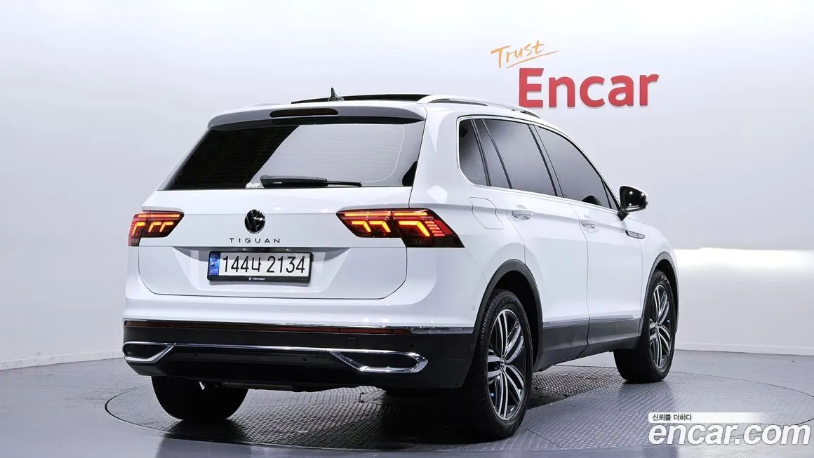 Volkswagen Tiguan — фото 7